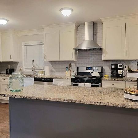 Refreshed!! Private 4Brms 2 Bath - 2 King Beds!! Villa Смирна Екстериор снимка