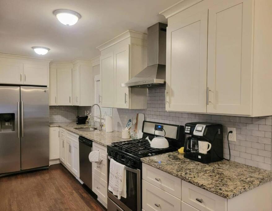 Refreshed!! Private 4Brms 2 Bath - 2 King Beds!! Villa Смирна Екстериор снимка