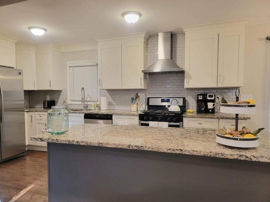 Refreshed!! Private 4Brms 2 Bath - 2 King Beds!! Villa Смирна Екстериор снимка