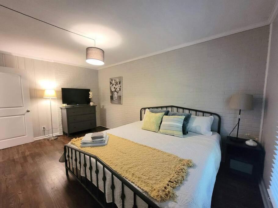 Refreshed!! Private 4Brms 2 Bath - 2 King Beds!! Villa Смирна Екстериор снимка