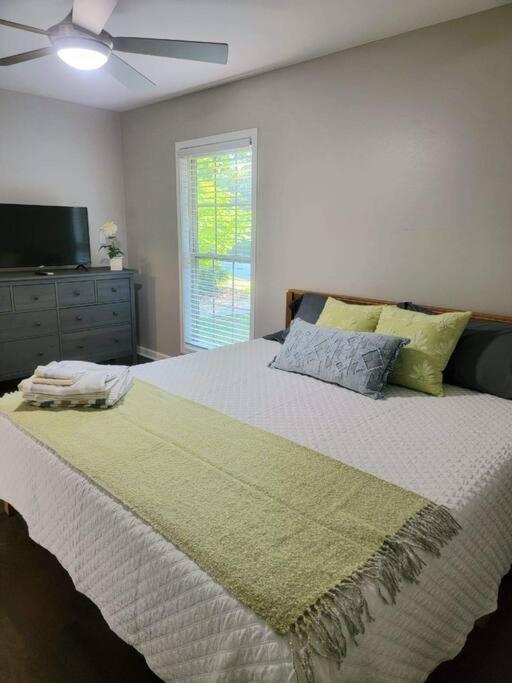 Refreshed!! Private 4Brms 2 Bath - 2 King Beds!! Villa Смирна Екстериор снимка